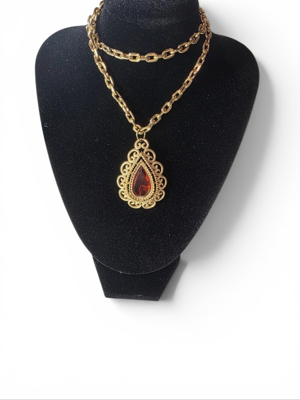 Vintage Avon 1973 Granada Orange Red Filigree Gold Pendant Necklace